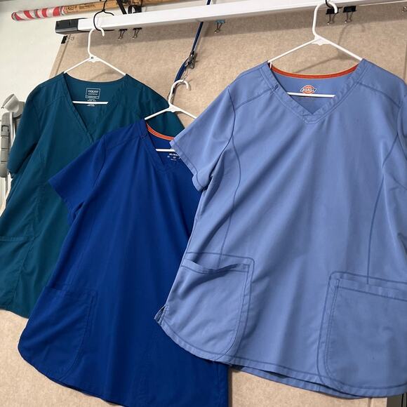 Bundle of 3 Dickies Dynamix and CheroKee Women's 3 Pocket V-Neck Scrub Top Sz XL - Picture 1 of 10
